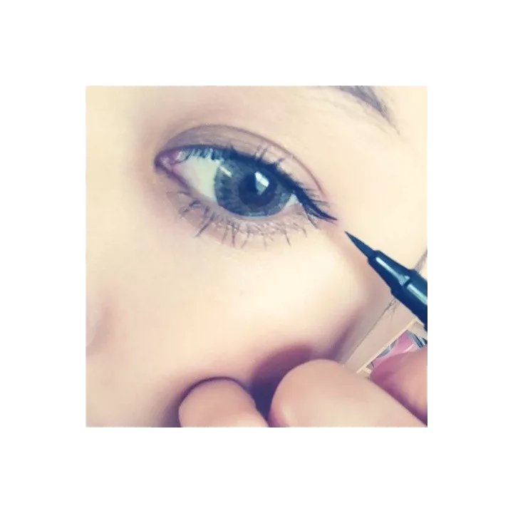 CANMAKE TOKYO - Delineador de ojos fácil y rápido